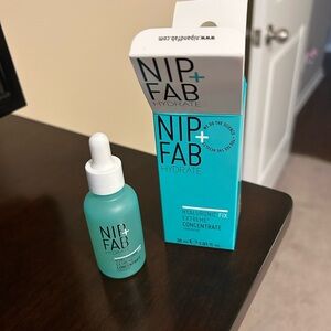 NIP +Fab Hydrate Hyaluronic Fix Extreme Concentrate -